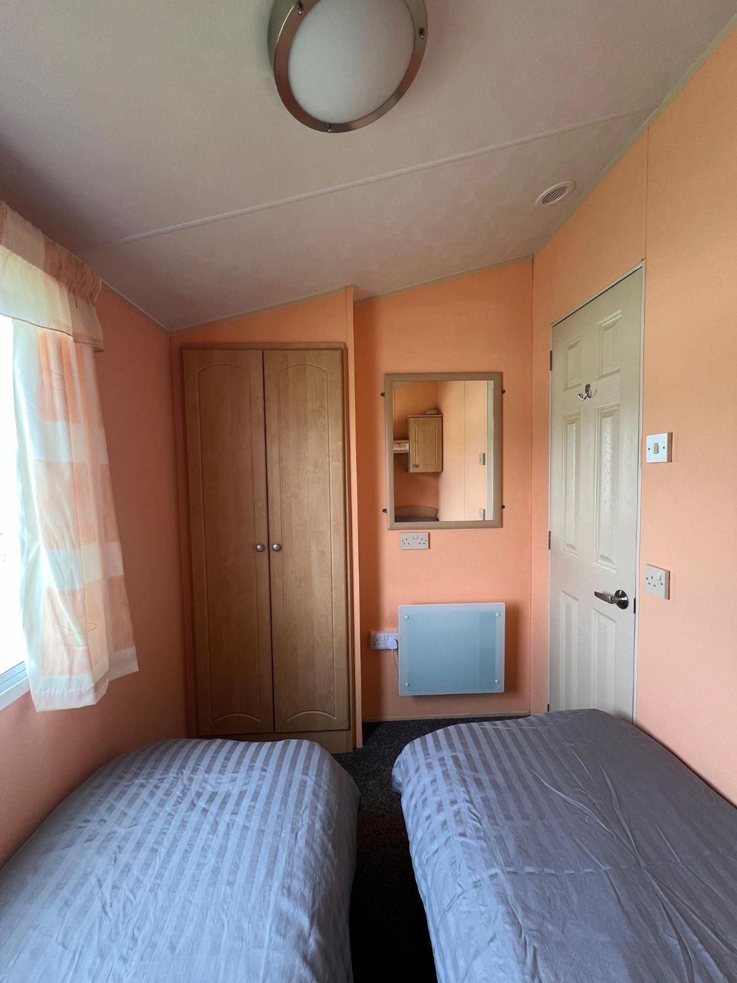 Light And Airy 2 Bedroom Mobile Home 애버리스트위스 외부 사진