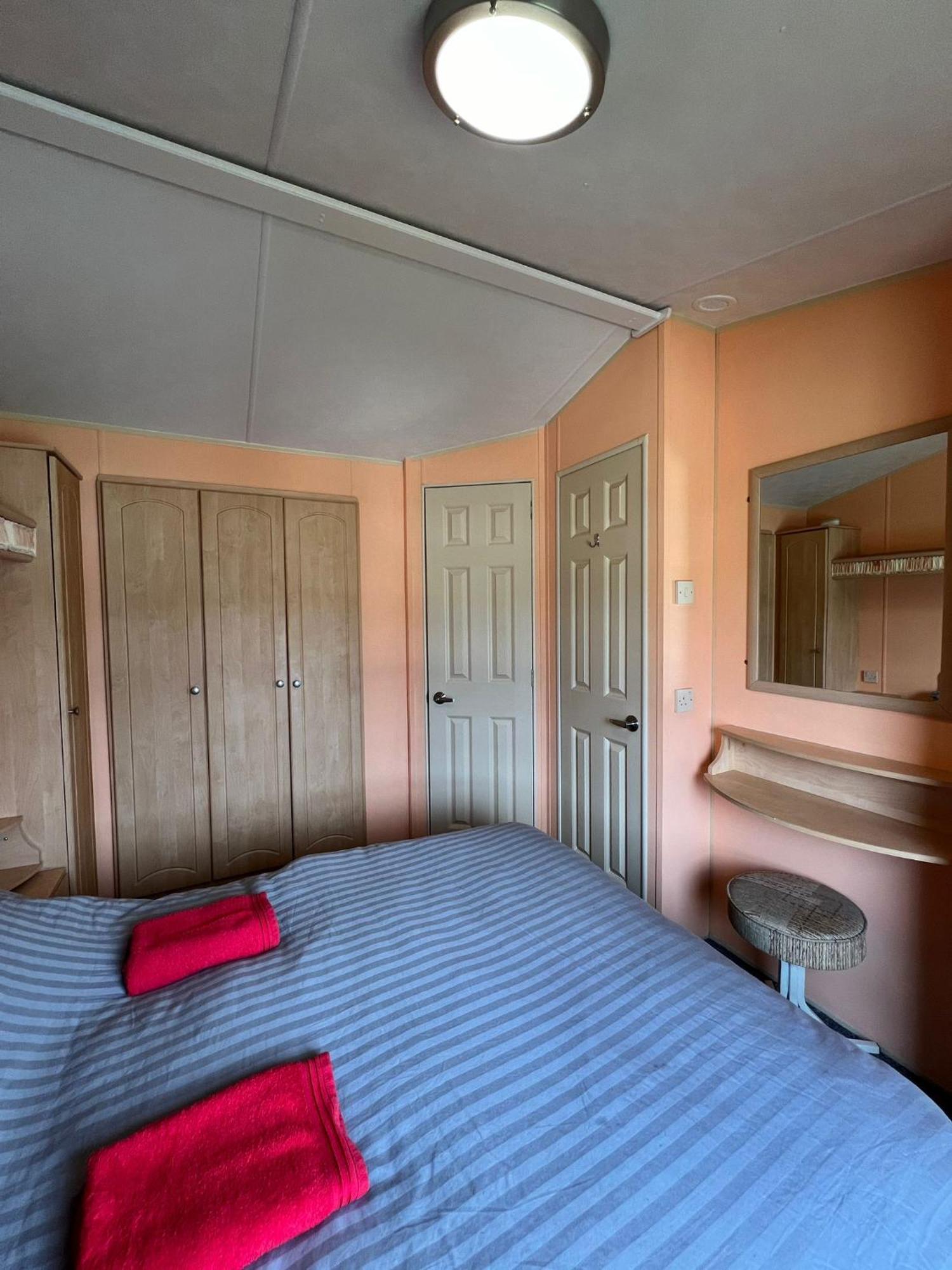 Light And Airy 2 Bedroom Mobile Home 애버리스트위스 외부 사진