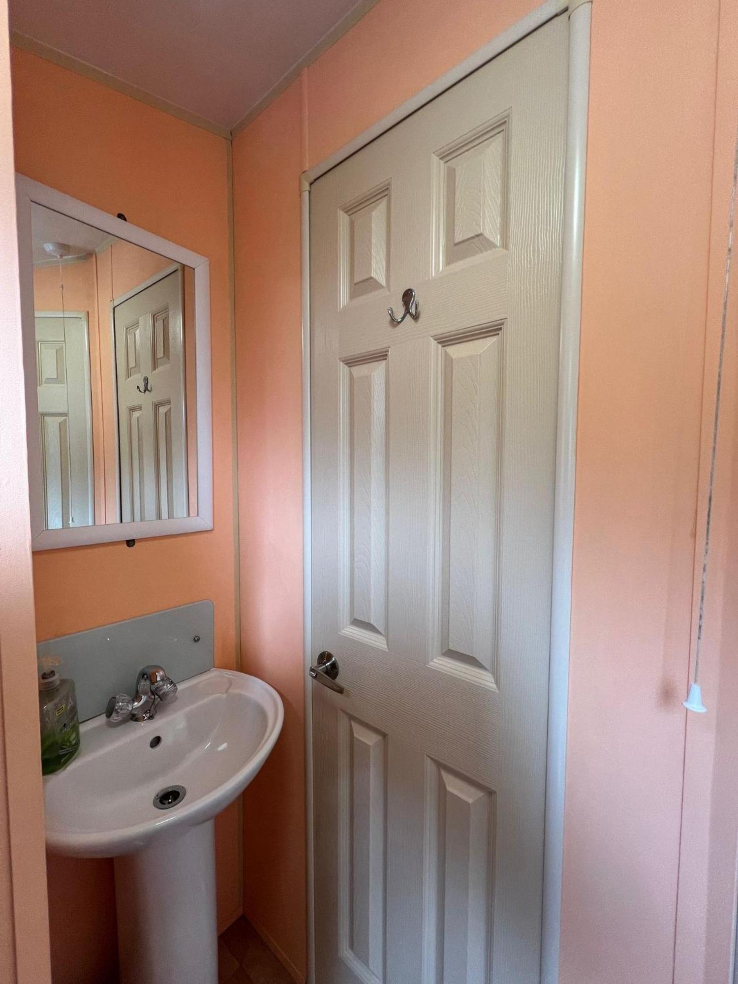 Light And Airy 2 Bedroom Mobile Home 애버리스트위스 외부 사진